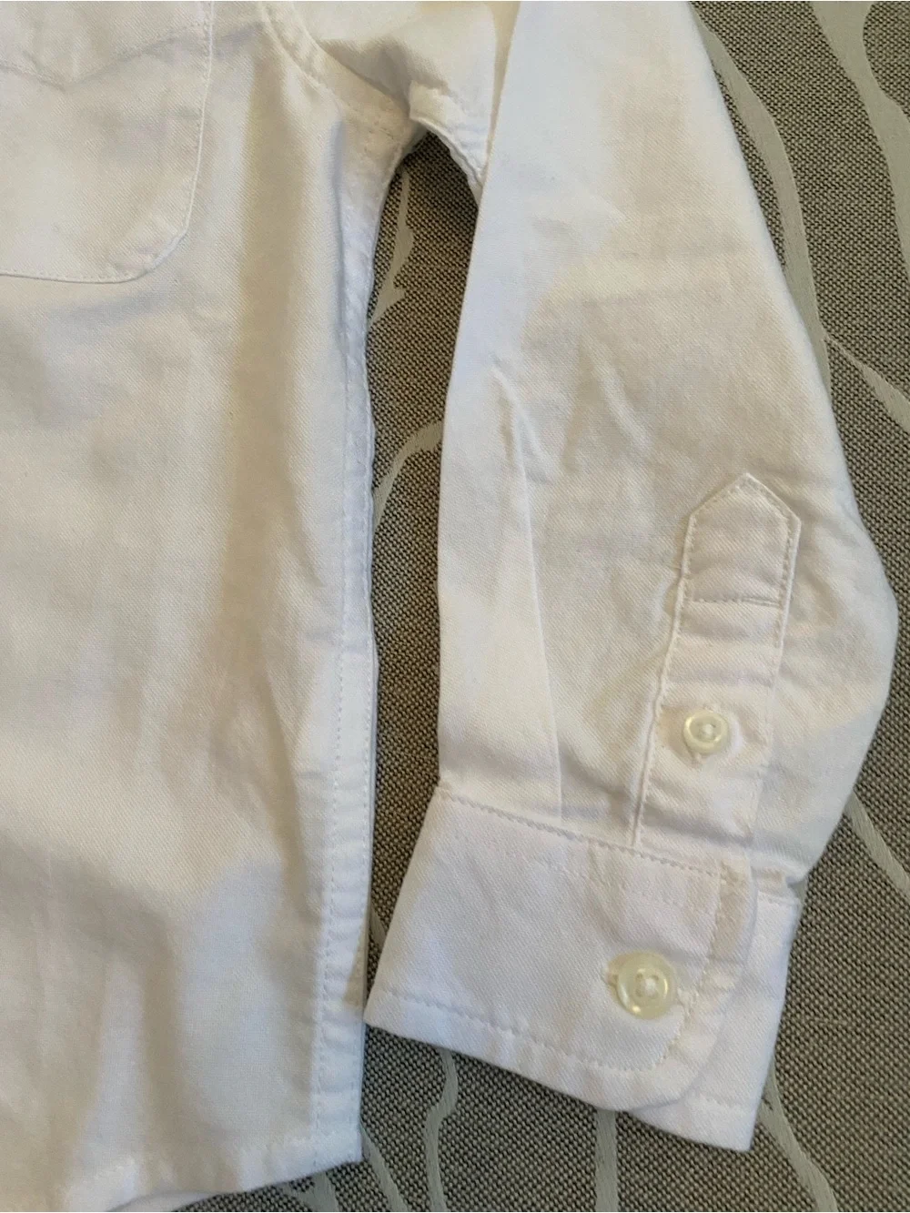 The Childrens Place Boys White Long Sleeve Button Down Dress Shirt Size 4